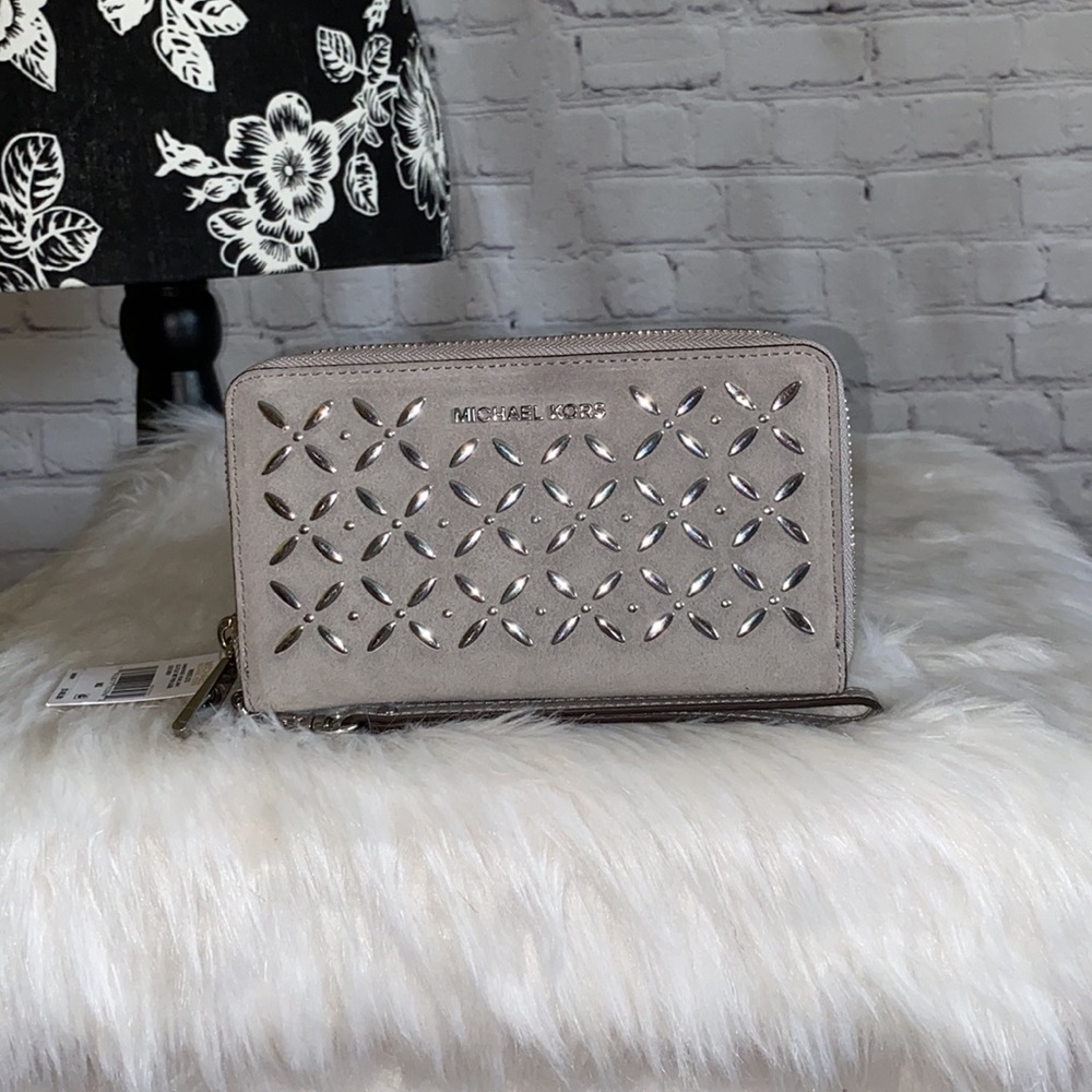 Michael Kors CROSSBODIES/WRISTLET 2pc Set - Picture 7 of 9